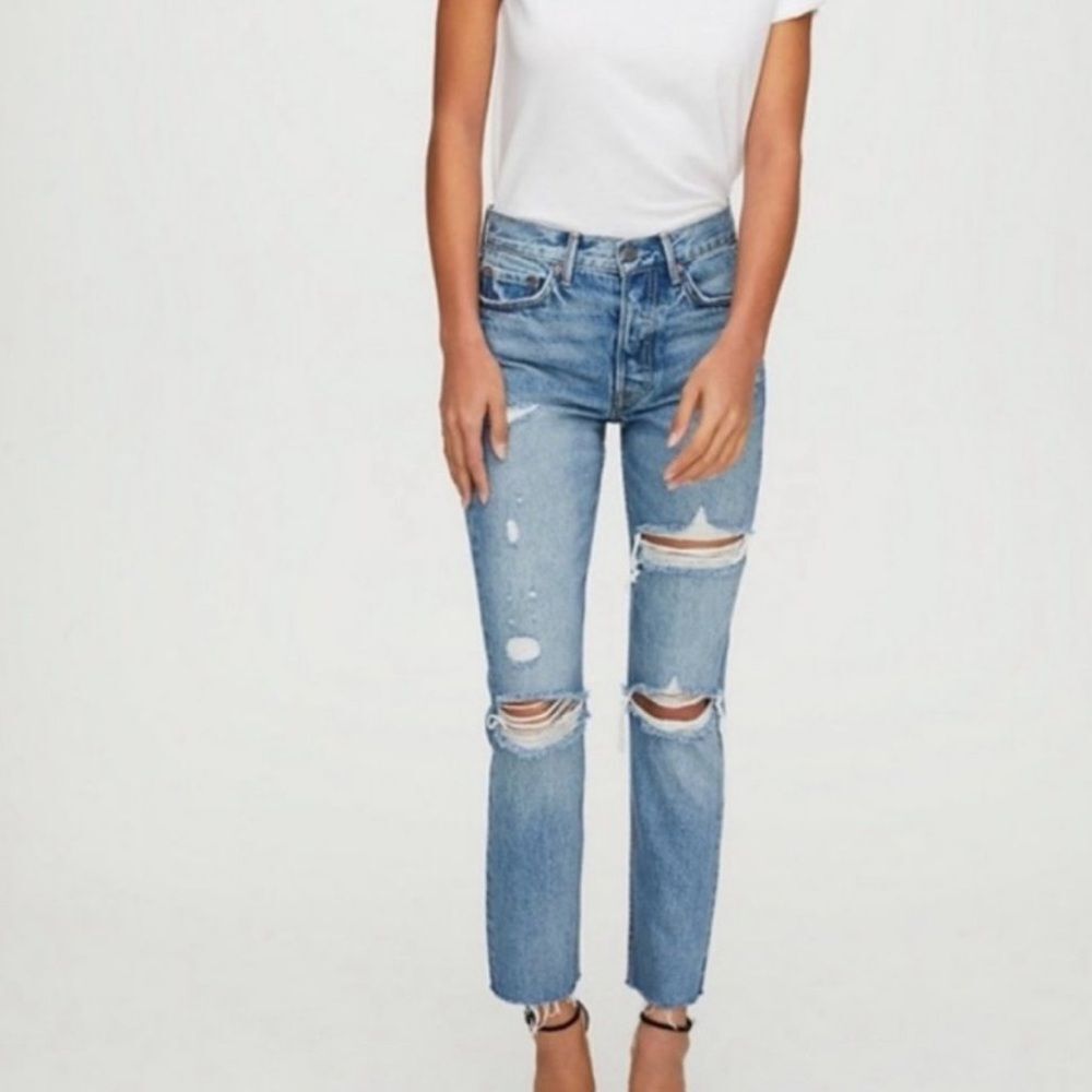 GRLFRND Karolina Distressed Jeans